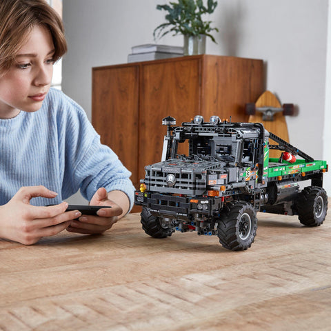 Image of LEGO Technic Truck