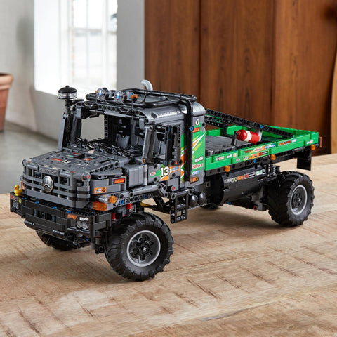 Image of LEGO Technic Truck